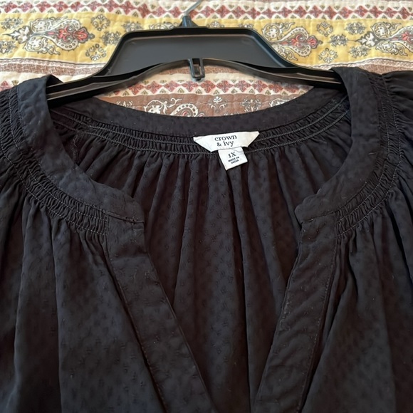 Crown & Ivy Black Textured Blouse, 3/4 sleeves .. size 1X - Picture 4 of 4